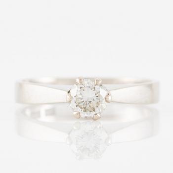 Ring 18K white gold set with a brilliant-cut diamond.