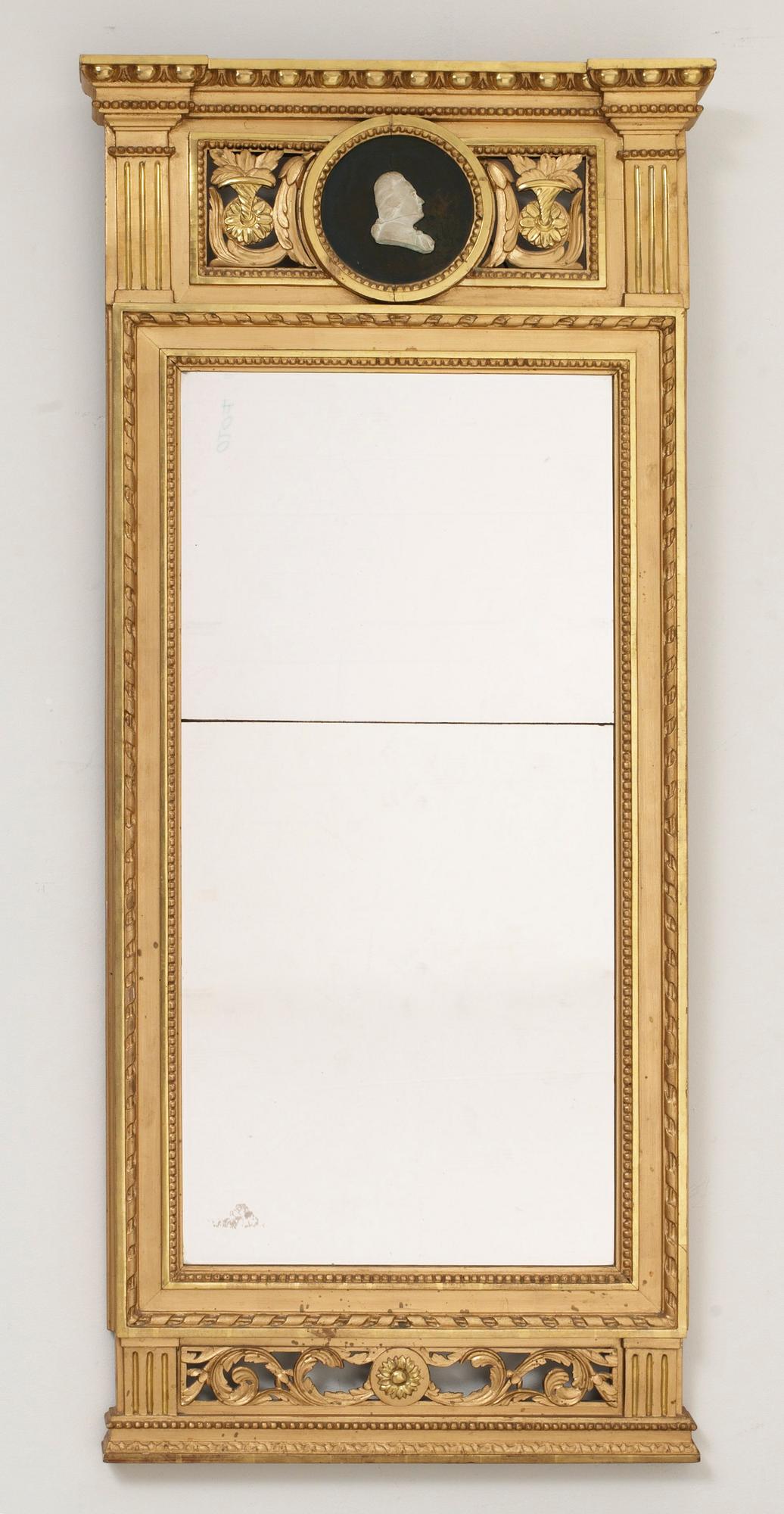 SPEGEL. Sengustaviansk.