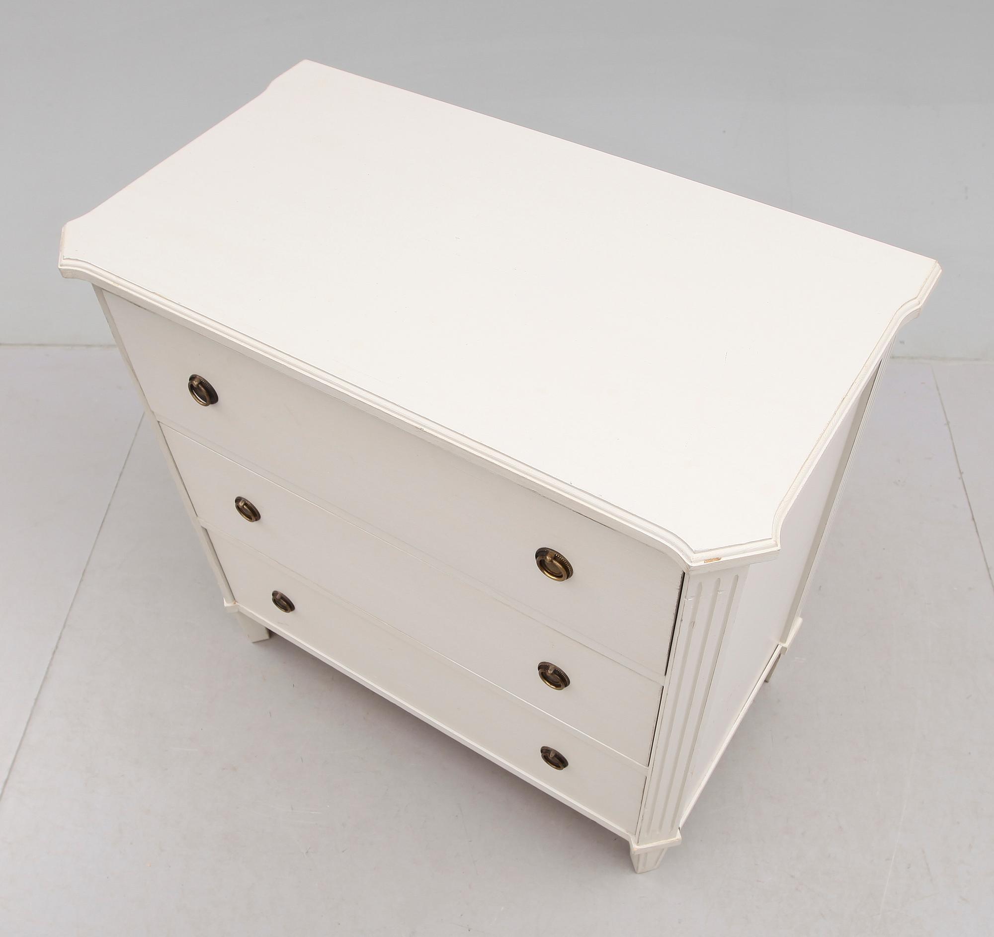 BYRÅ, gustaviansk stil, 1900-talets andra hälft.