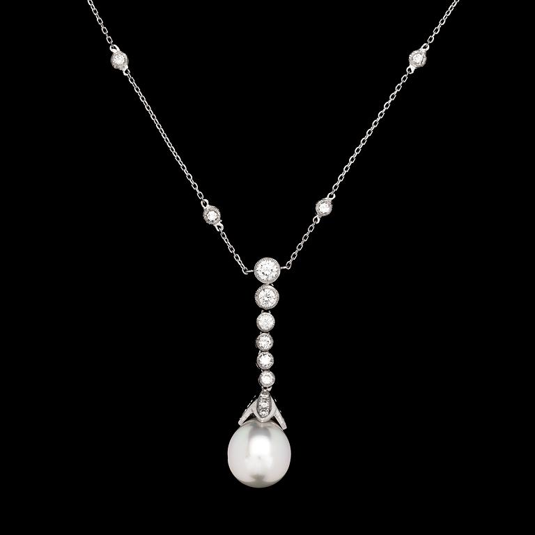 A South sea pearl and brilliant cut diamond pendant, tot. 1.62 cts.