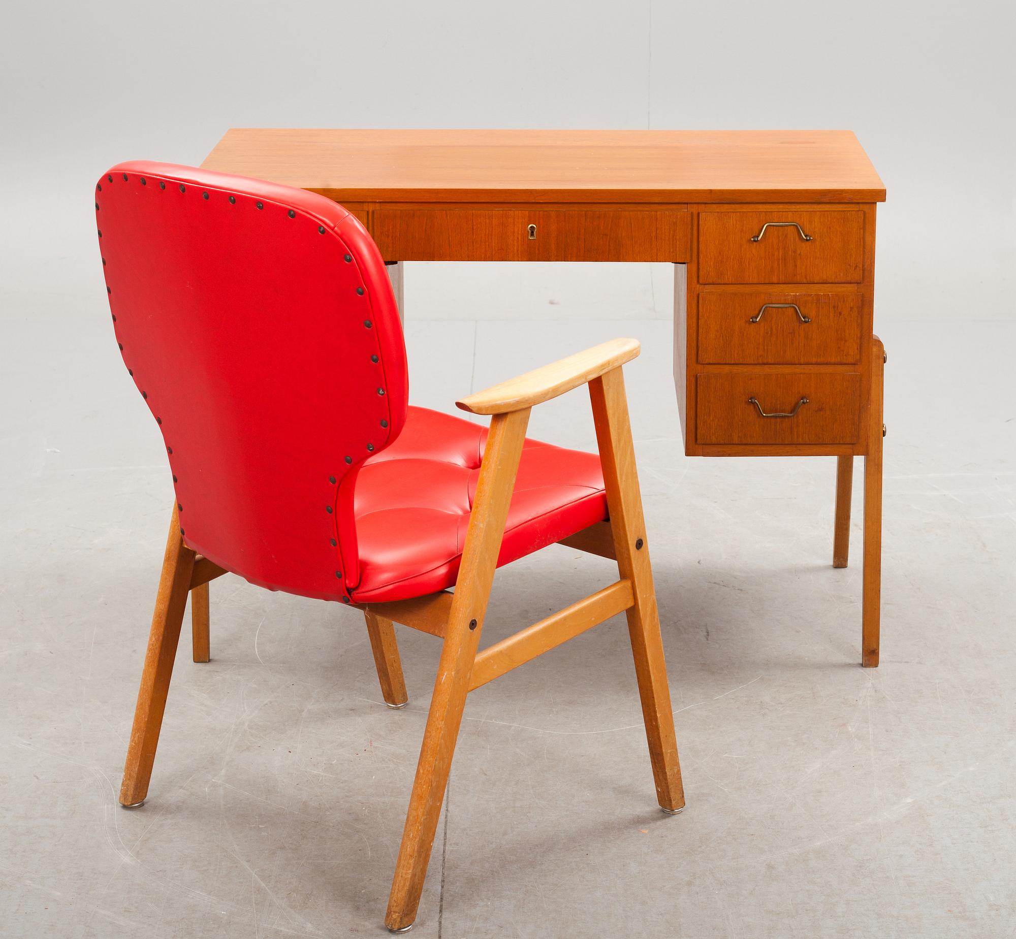 SKRIVBORD MED STOL, 1960-tal.