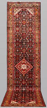 A Hamadan runner, ca 420 x 115 cm.