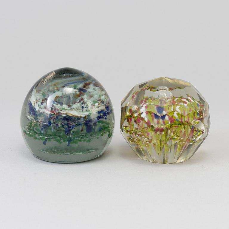 PAPERWEIGHTS, 2 pcs, glass, early 20th century.