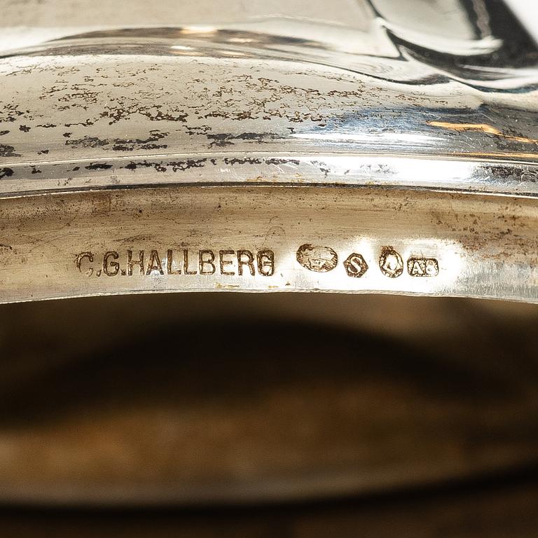 A silver coffee pot, cream jug and sugar bowl, Swedish import mark of CG Hallberg, Stockholm 1927.