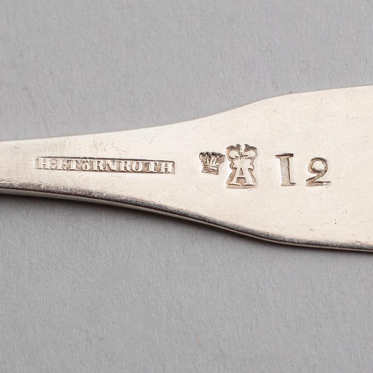 STRÖSKEDAR, 2 st samt SÅSSLEV, silver, Finland, 1800-talets mitt. Vikt ca 139 gram.