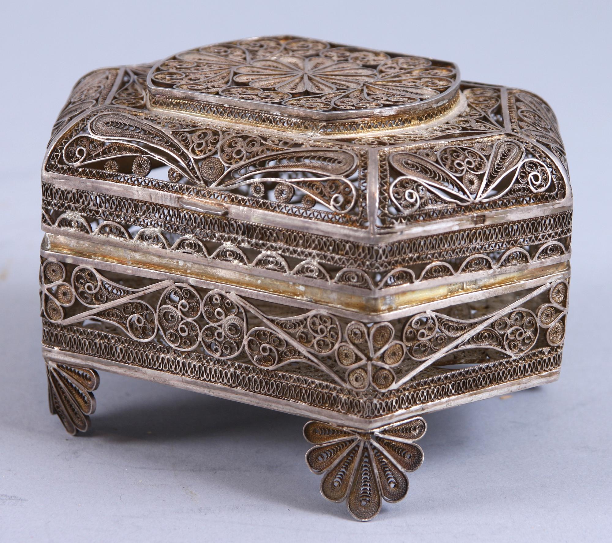 SKRIN, silver, bär stämplar Ryssland, 1865. Vikt 286 gram.