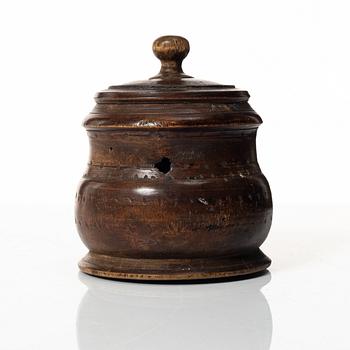 Träföremål, sex stycken, 1700 - 1800-tal.