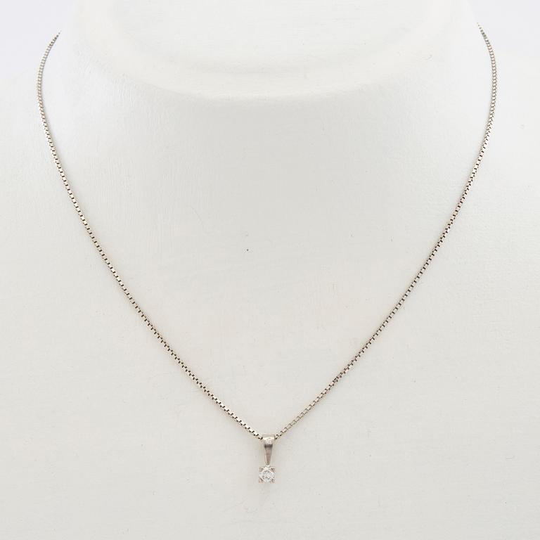 Necklace 18K white gold with a round brilliant-cut diamond.