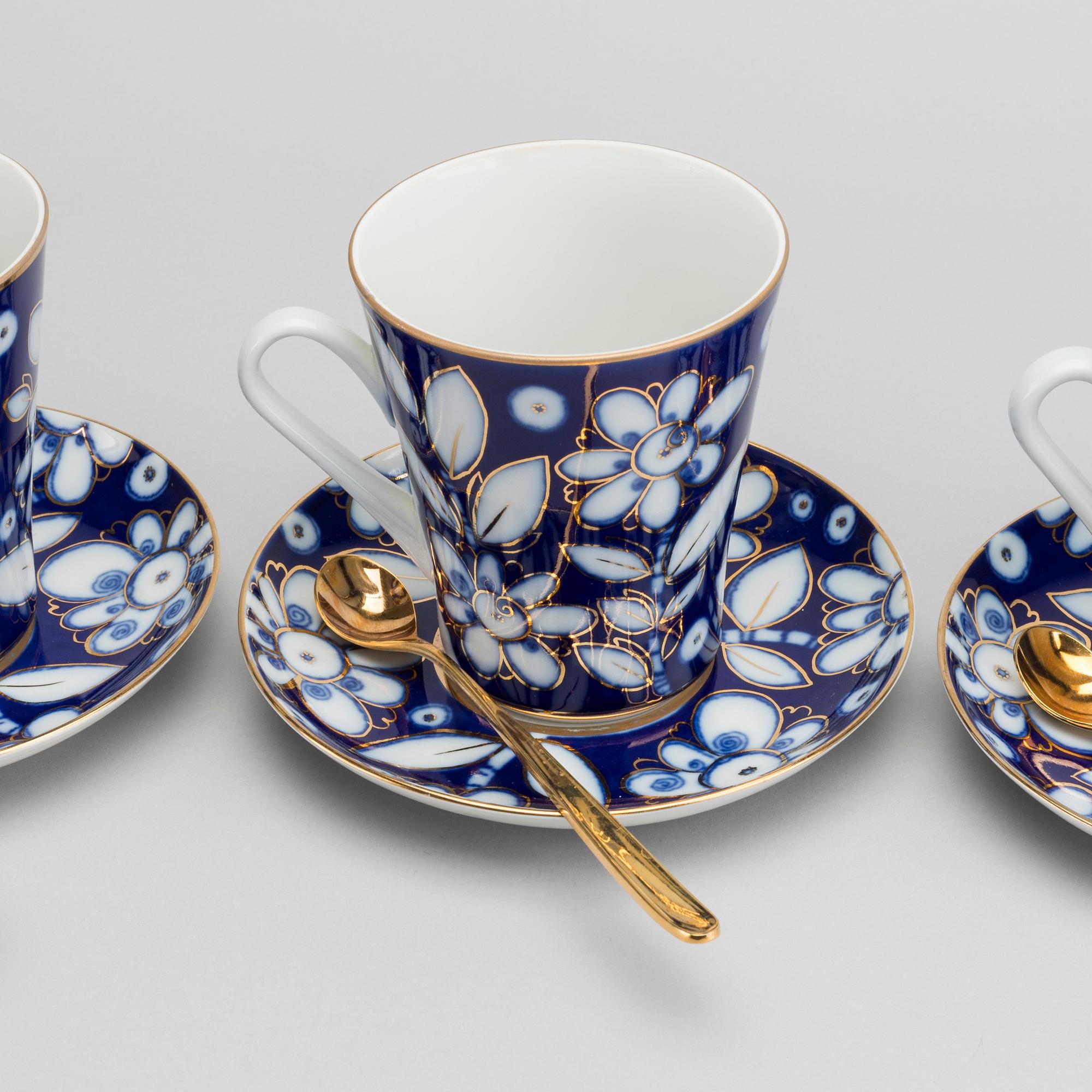 A SET OF FOUR PORCELAIN TEA CUPS FROM LOMONOSOV RUSSIA/USSR.
