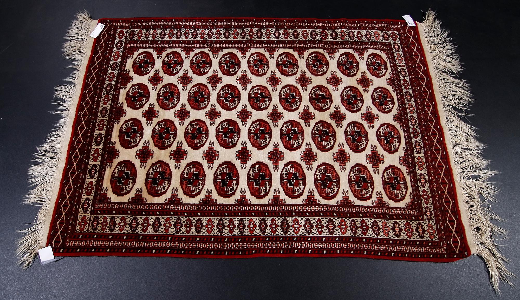 MATTA, bochara. Ca 188 x 128.