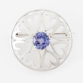 Brooch 18K white gold with tanzanite.