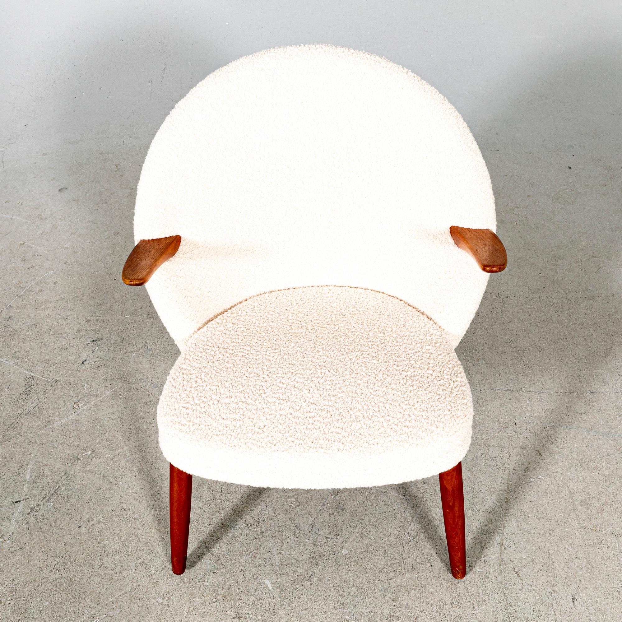 Svend Aage Eriksen, karmstolar ett par "Pingvin" modell GM18 Glostrup Møbelfabrik Danmark 1960-tal.