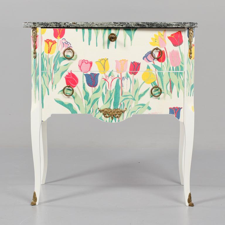 BYRÅ, gustaviansk stil, omkring 1900-talets mitt.