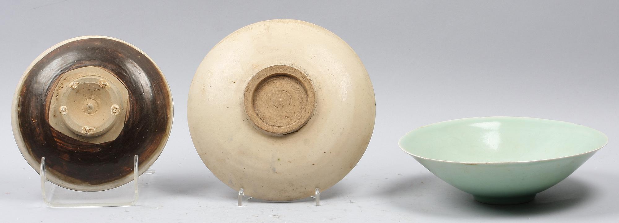 SKÅLFAT, 3 st, porslin resp keramik. Orientaliska.