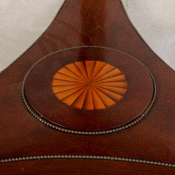 BORD, empirestil, tidigt 1900-tal.