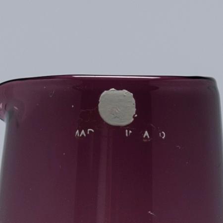 DRICKSGLAS, 24 st, och KARAFFER, 2 st, "i-glas"-serien, Timo Sarpaneva 1950-60-tal. En karaff signerad.