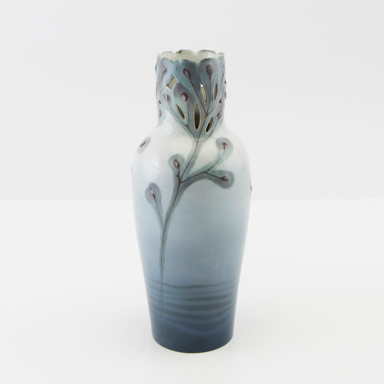 Astrid Ewerlöf vas Jugend Rörstrand porslin.