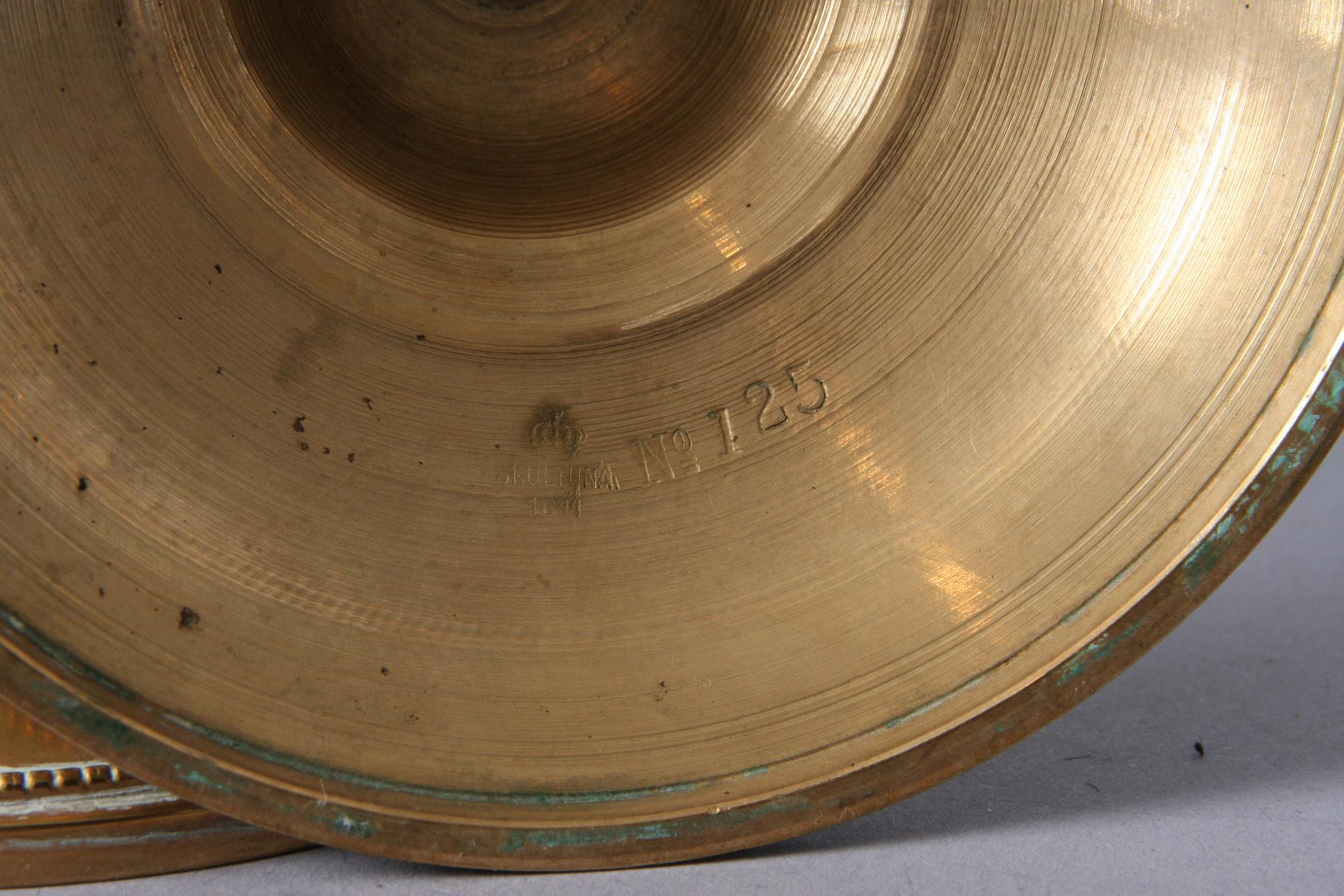 LJUSSTAKAR, ett par, mässing, Skultuna.