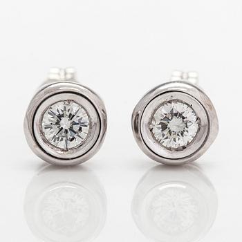 Örhängen, 14K vitguld med briljantslipade diamanter.