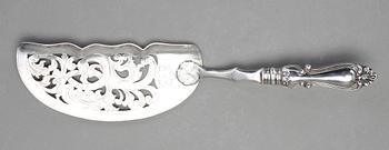 FISKSPADE, silver. Oidentifierade stämplar. Ryssland, 1860-1970-tal. Vikt 105 gram.