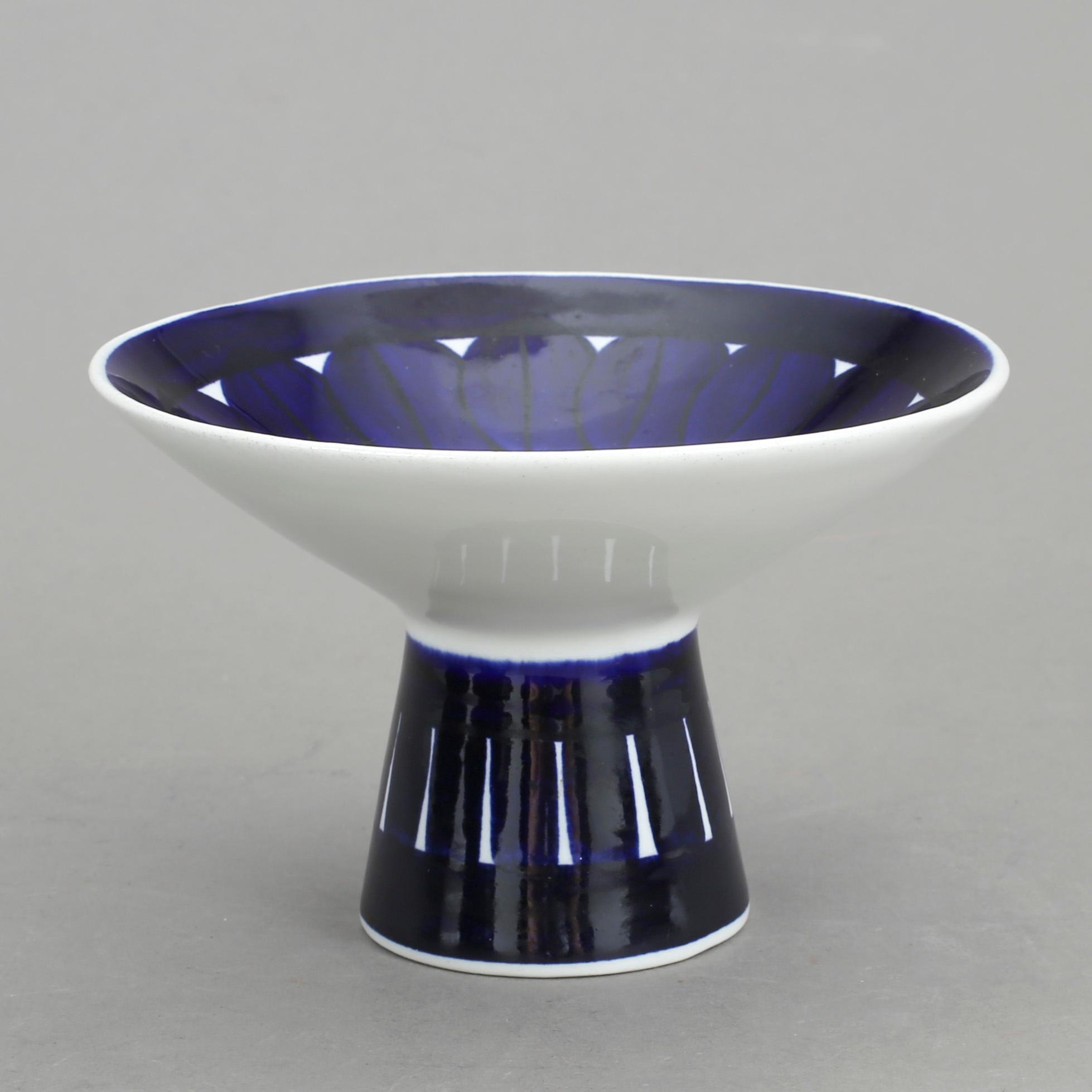SERVISDELAR, 3 delar, "Valencia" design Ulla Procopé, Arabia 1900-talets senare hälft.
