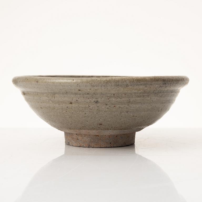 Krukor, två stycken, vaser, två stycken, skål och kanna, Mingdynastin (1368-1644.