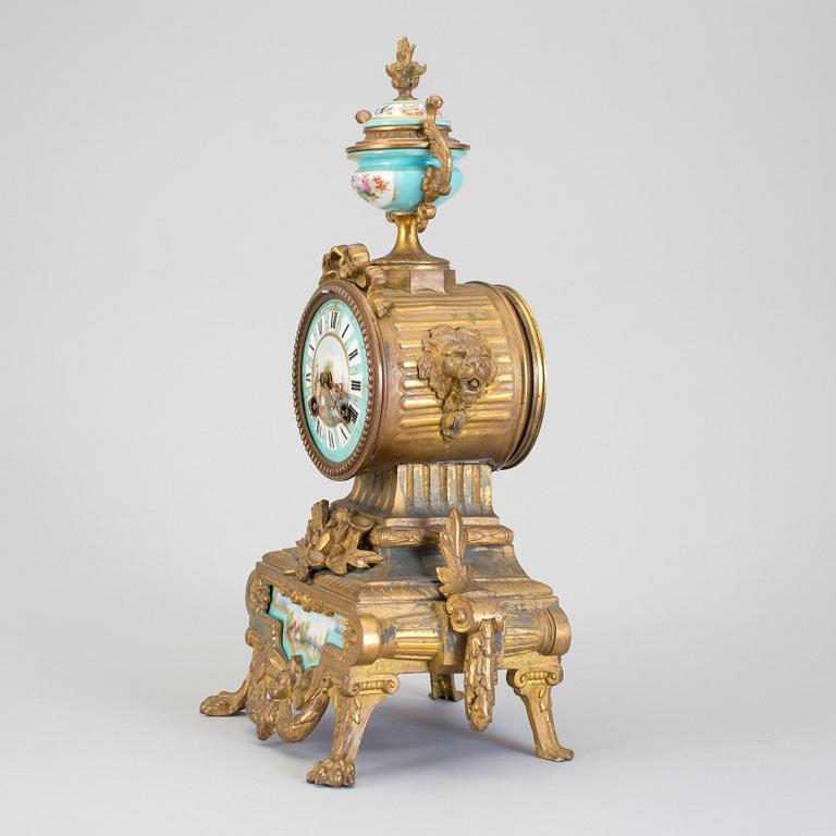 BORDSPENDYL, Brunfaut, Louis XVI-stil, sent 1800-tal.