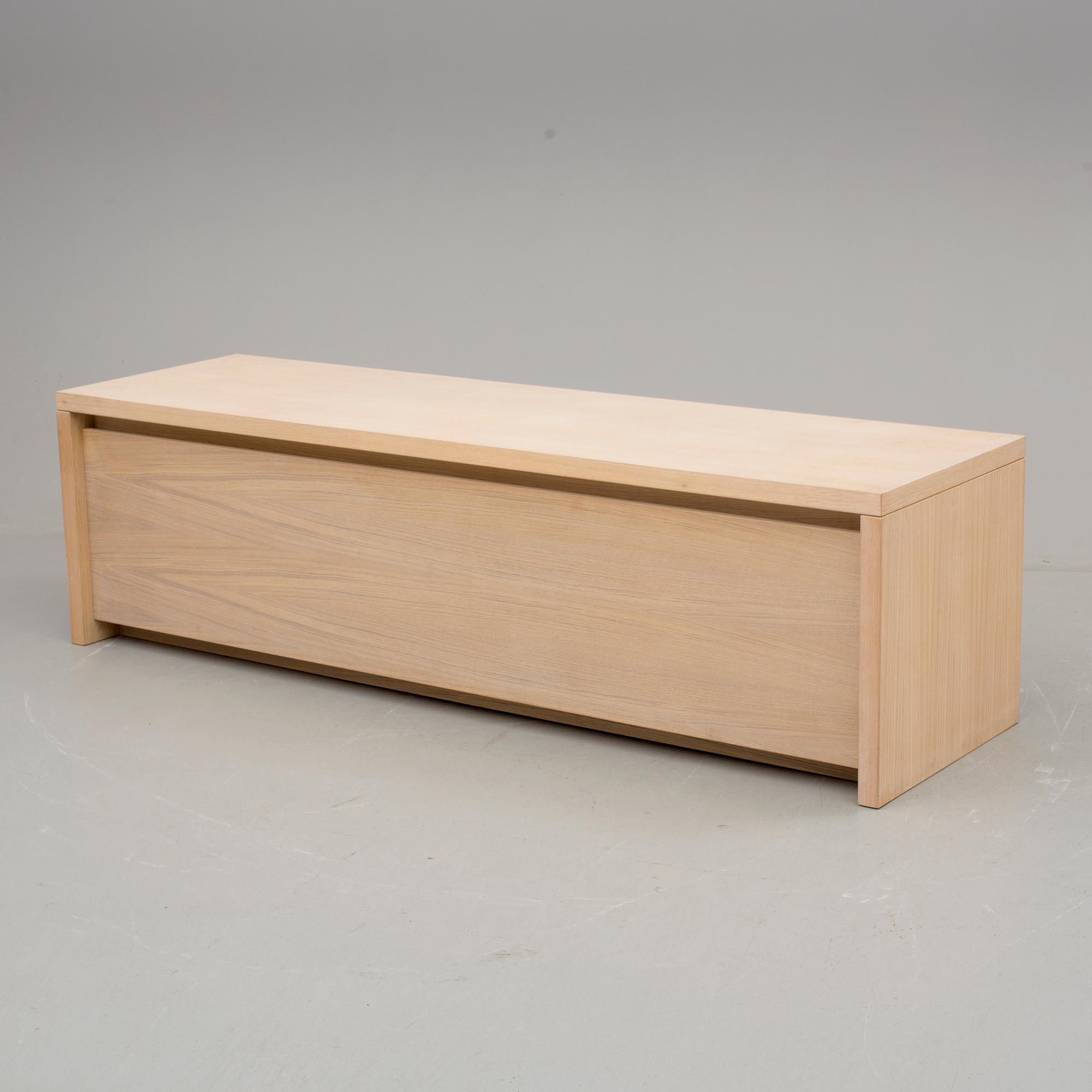 BÄNK, Formgiven av Claesson, Koivisto, Rune, 2000-tal.