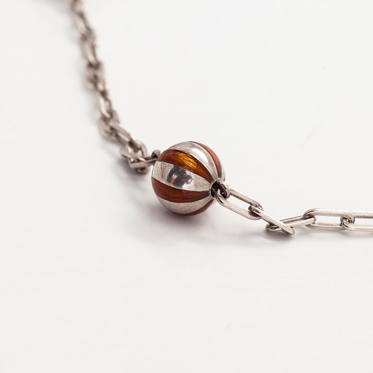 Collier, silver, emalj, A. Tillander; Helsingfors 1975.