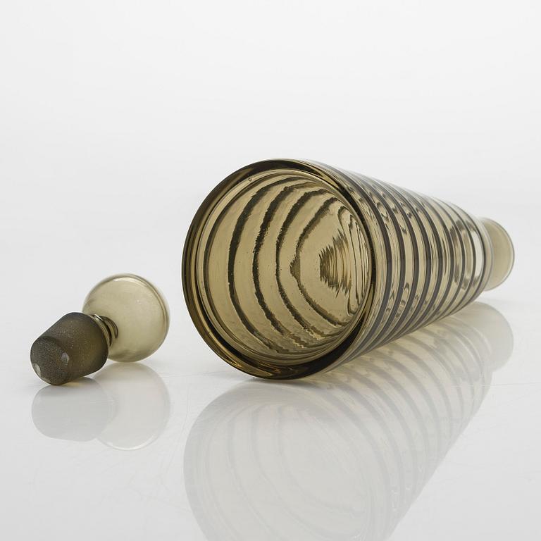 Aino Aalto, A set of 1930's carafe and drinking glasses, 8 pcs, "Bölgeblick" Karhula Glassworks.