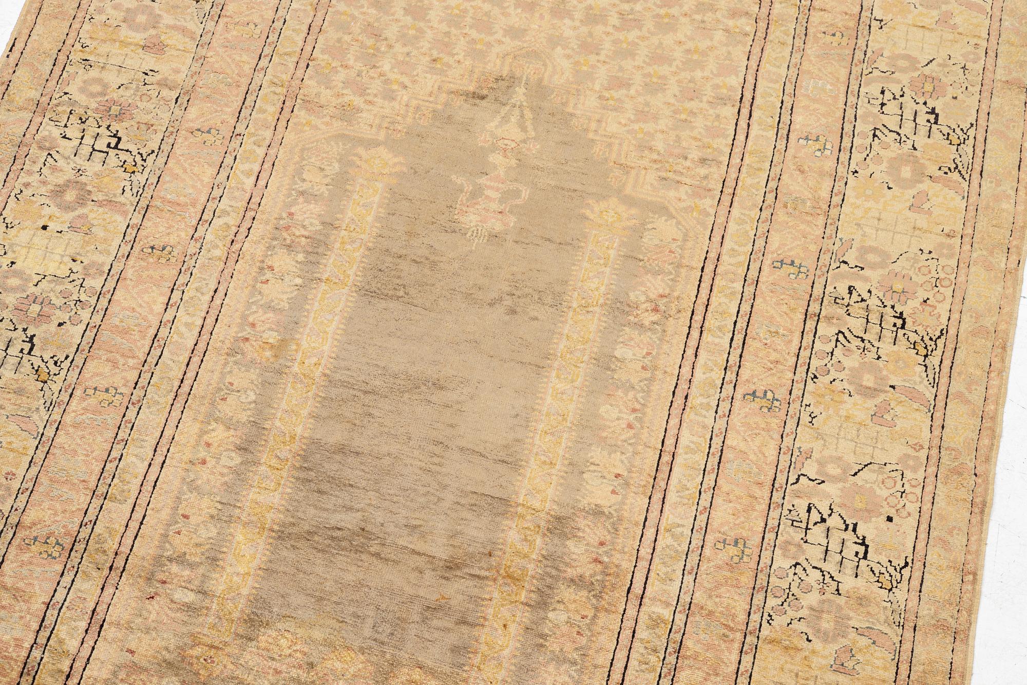 Prayer rug, Kayseri, approx. 174 x 112 cm.