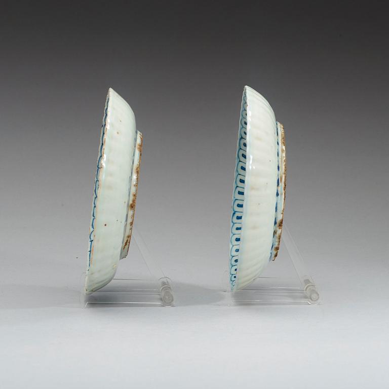 A set of two blue and white kraak dishes, Ming dynasty Wanli (1572-1620).