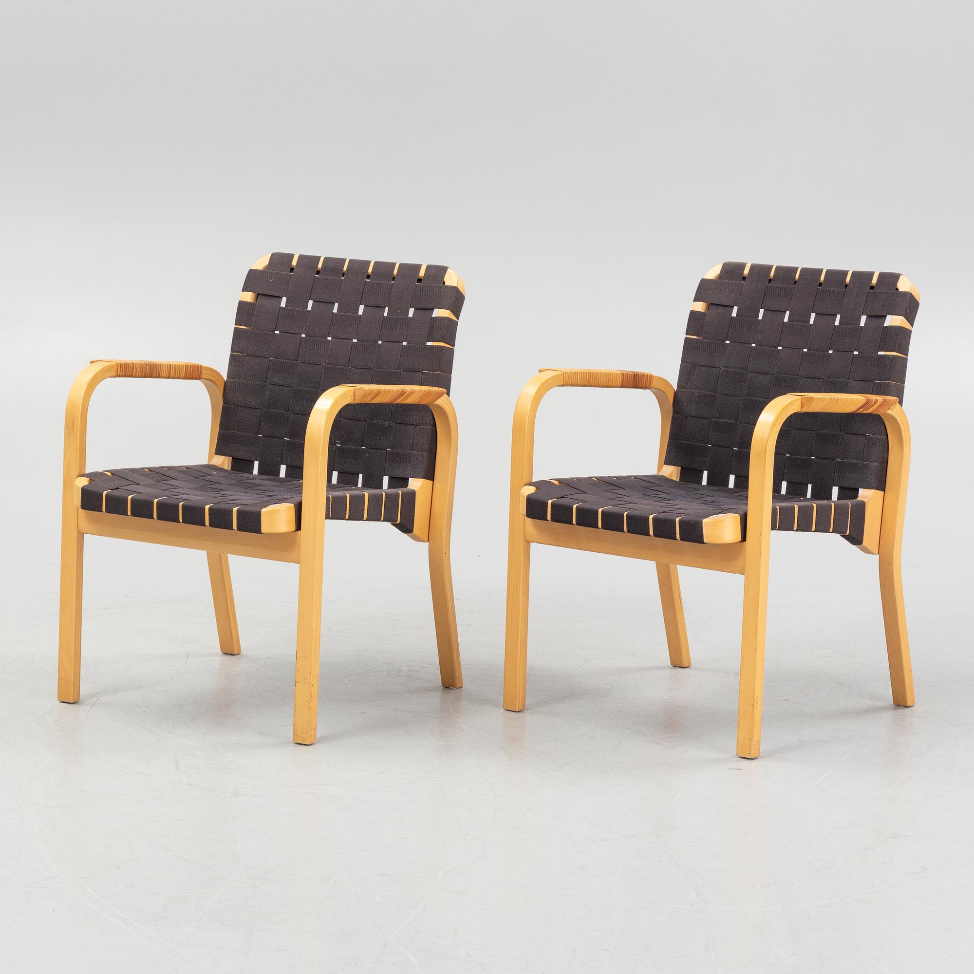 Alvar Aalto, karmstolar, ett par modell 45, Artek 2000-tal.