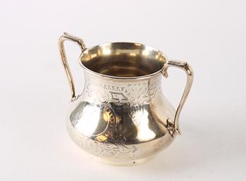 SKÅL MED HÄNKLAR, silver, England, 1800-tal.