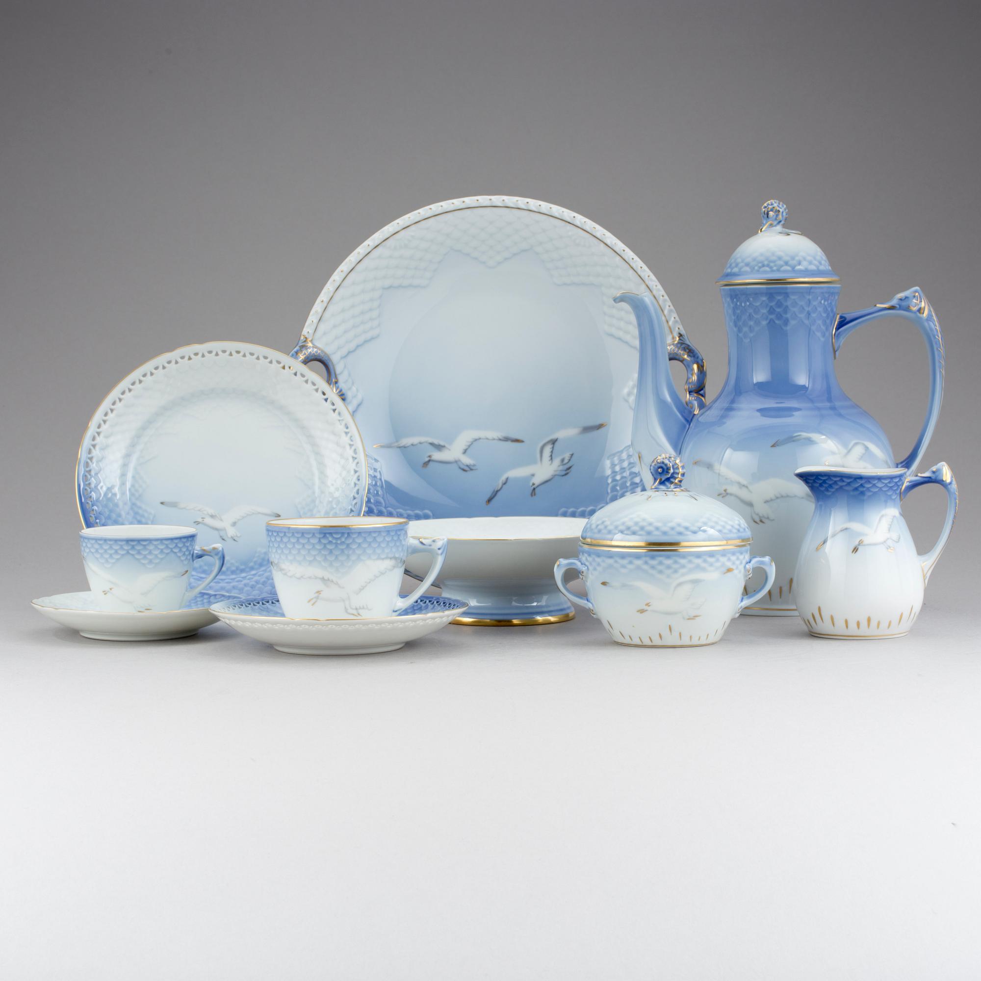 KAFFESERVIS, porslin, 37 delar, "Måsen", Bing & Gröndal, Danmark, 1900-talets andra hälft.
