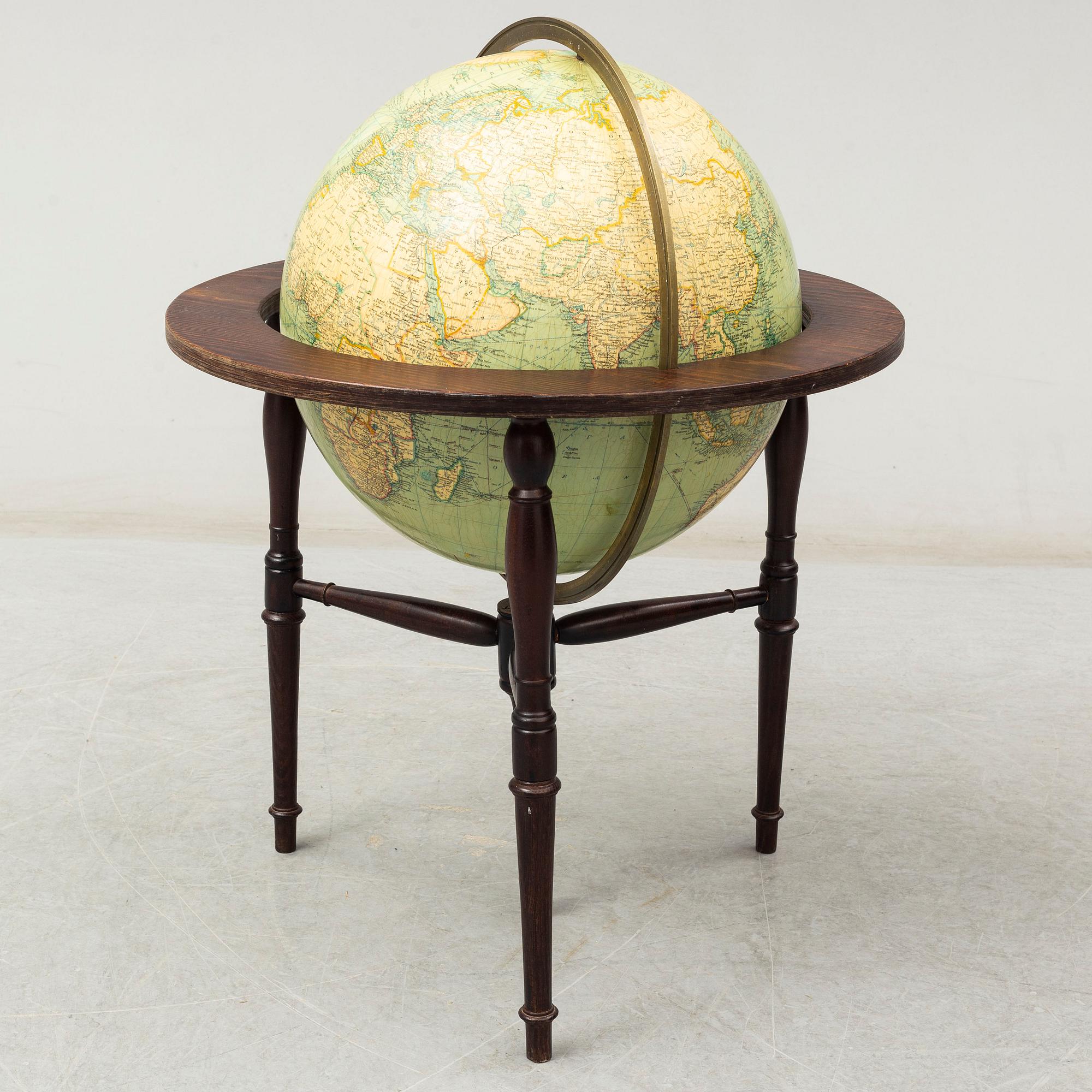 Philips 18 inch merchant shippers Globe, first hlaf of the 20th century.