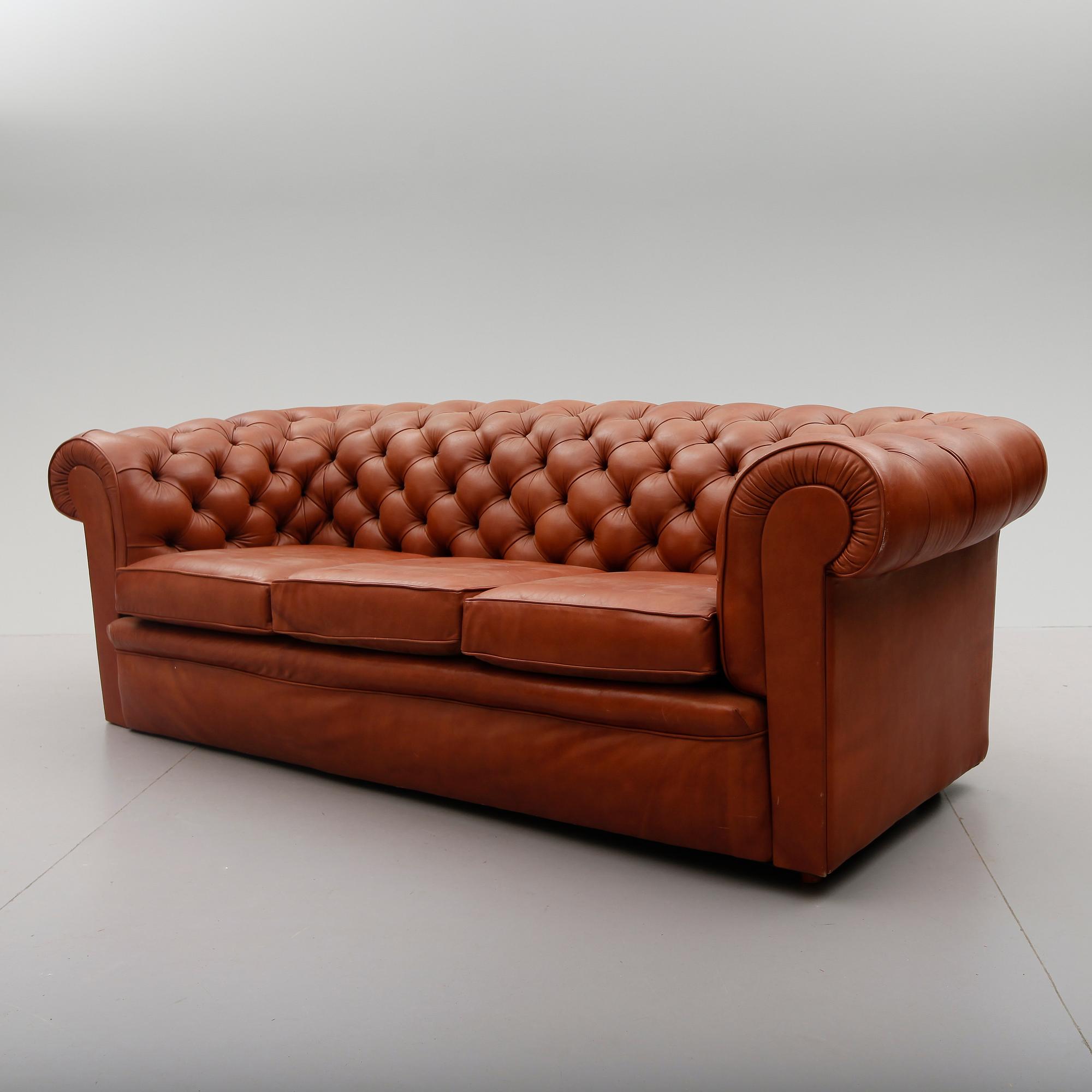 SOFFA SAMT FÅTÖLJ, Chesterfield, sent 1900-tal.