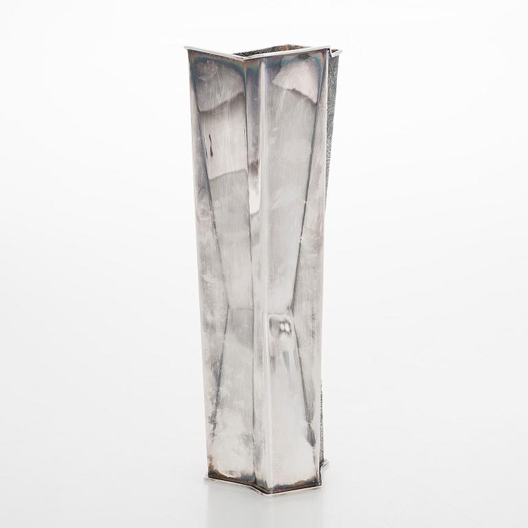 Tapio Wirkkala, a silver vase "TW 226", Kultakeskus, Hämeenlinna 1978.