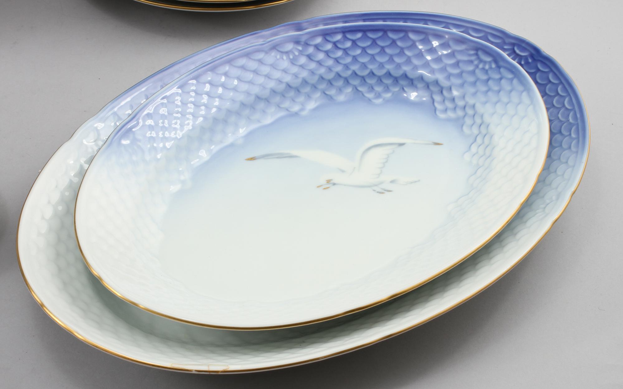 SERVISDELAR, 42 delar, porslin, "Måsen", Bing & Gröndahl samt Royal Copenhagen, Danmark, 1900-talets fjärde kvartal.