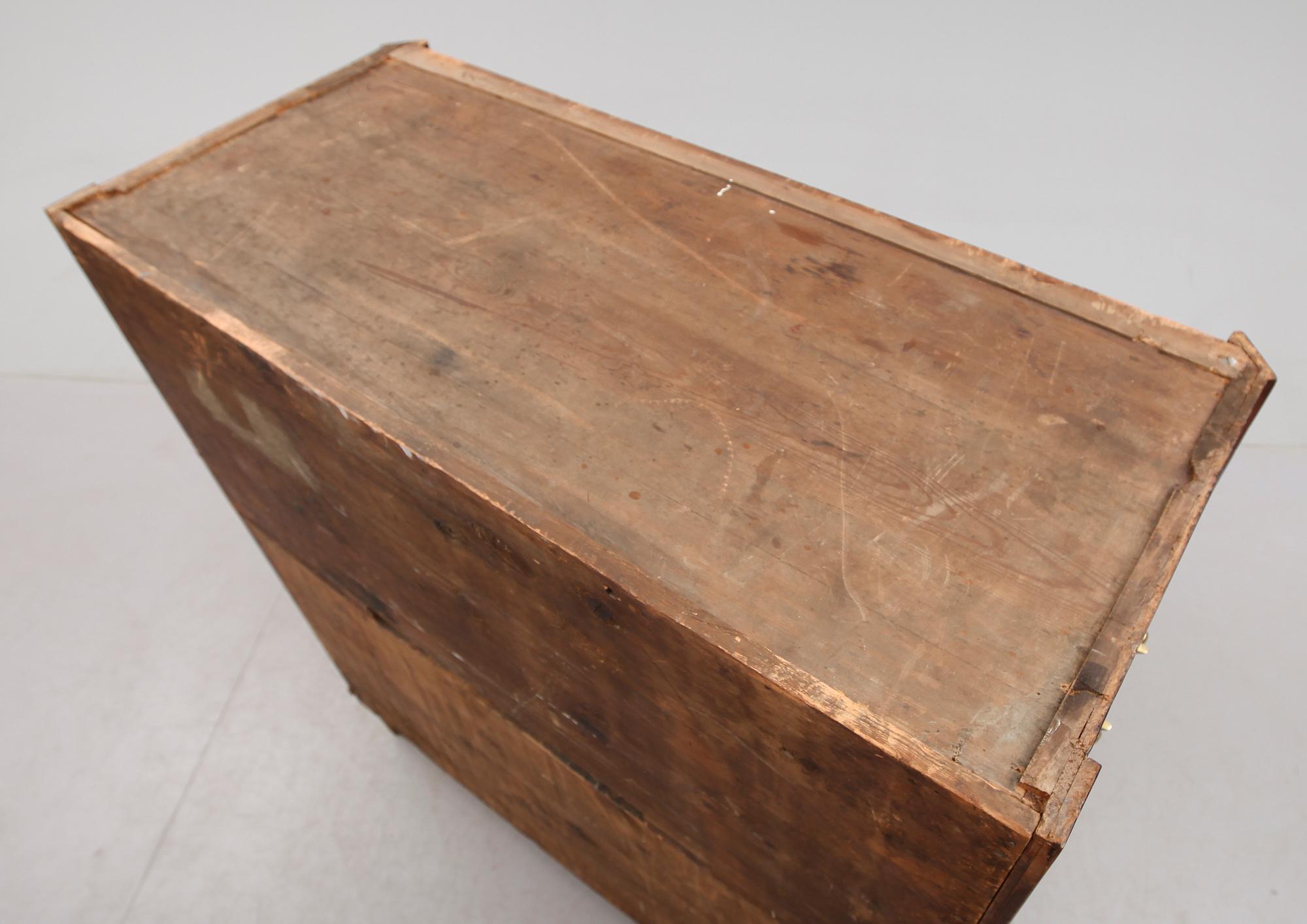 CHIFFONJÉ, sengustaviansk, omkring år 1800.