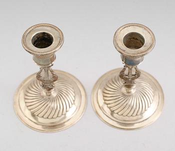 LJUSSTAKAR, 1 par, silver, Gustaf Möllenborg, Stockholm 1826. Vikt ca 194 gram.