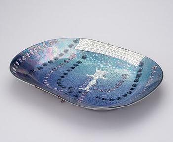 BIRGER KAIPIAINEN, A CERAMIC DISH. Pansy fountain. Signed Kaipiainen, Arabia. Late 1970s.