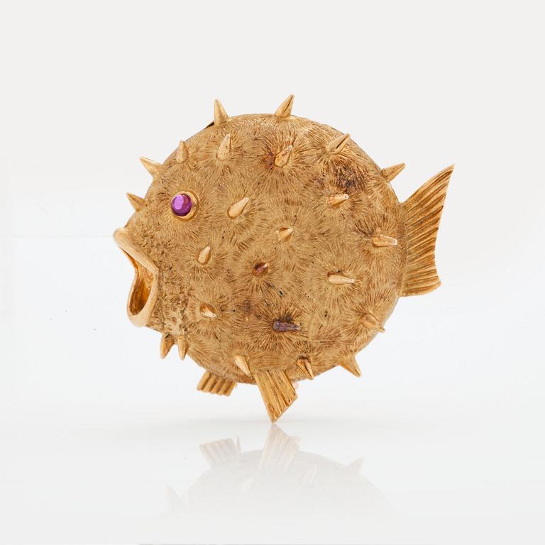 BROSCH med en rubin.