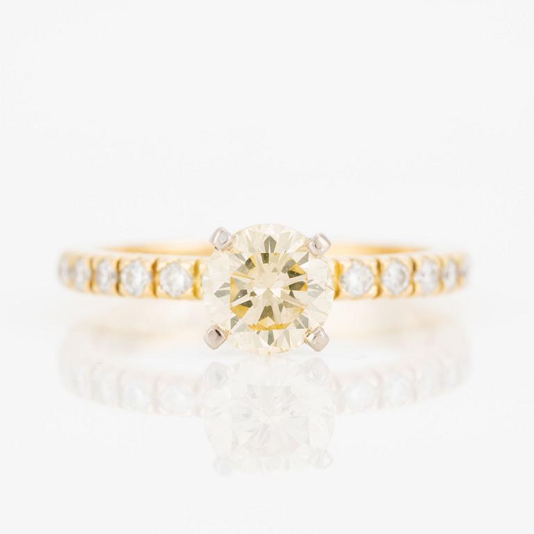 Ring in 18K gold with a round brilliant-cut diamond approximately 0.85 ct, approximately N/O si/i.