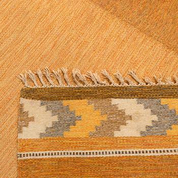 Matta, rölakan, ca 204 x 137 cm.