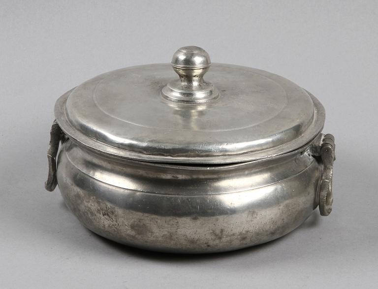 GRÖTSKÅL, tenn. 1800-tal.