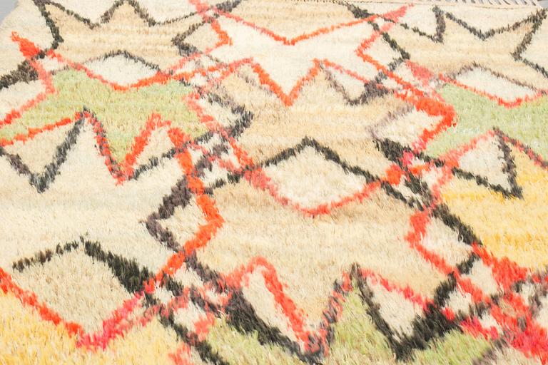 Barbro Nilsson, a carpet, "Stjärnåkra", knotted pile, ca 154,5 x 105-107,5 cm, signed AB MMF BN.