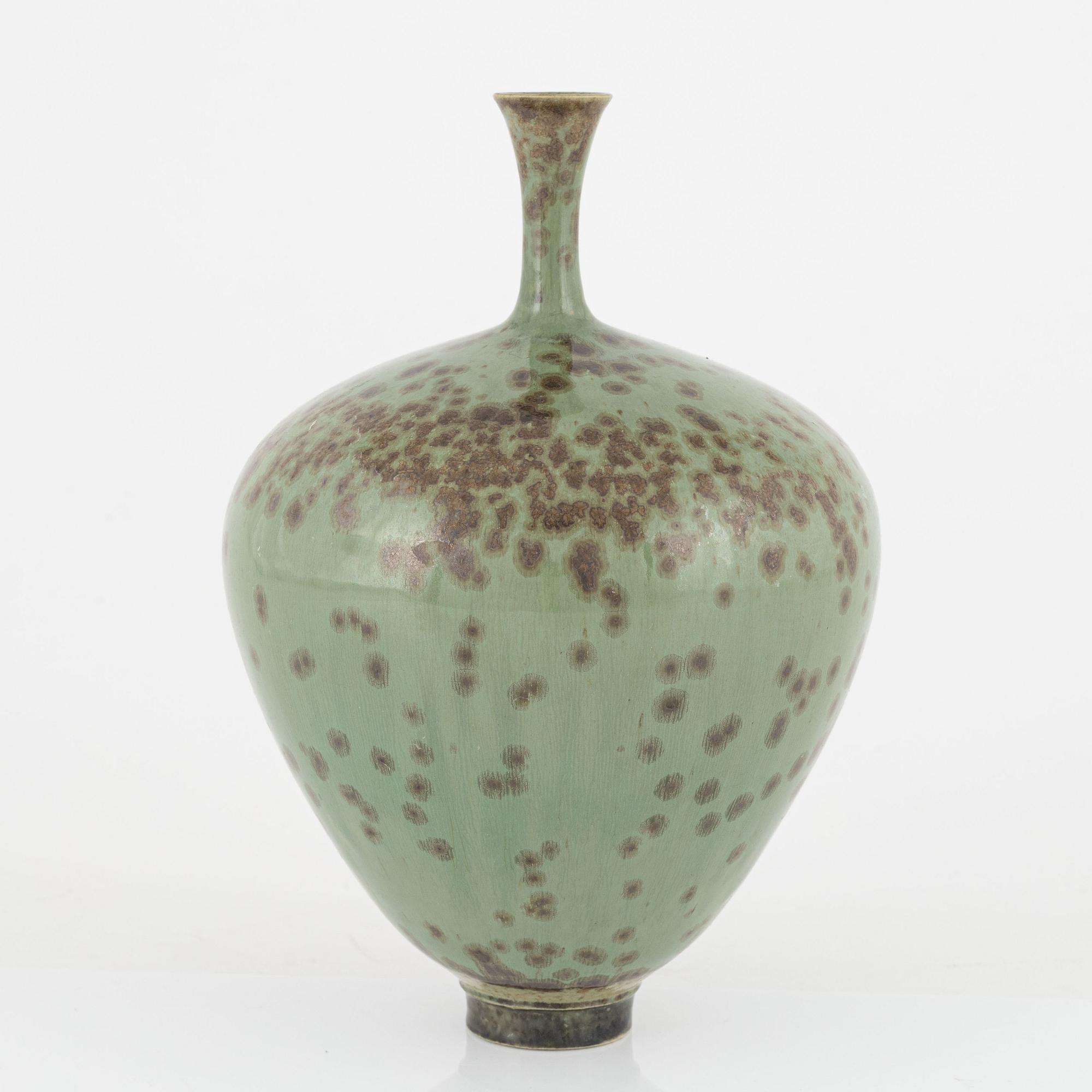An Isak Isaksson eartheware vase.