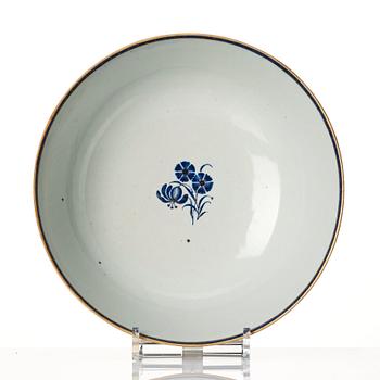 A Chinese Export punch bowl, Qing dynasty, Jiaqing (1796-1820).