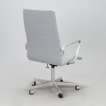 Arne Jacobsen, A 21st century "Oxford Premium" office chair for Fritz Hansen, Denmark.